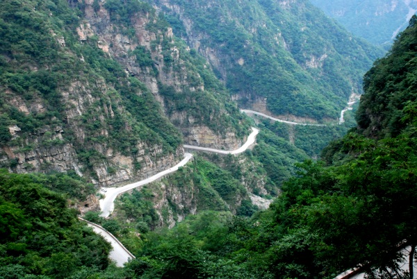 Huilong-Tunnelstrasse und Serpentine